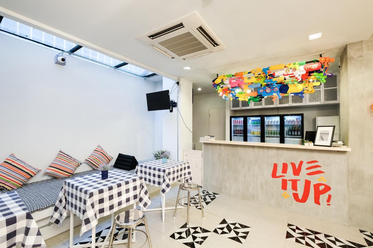 Liveitup Central By D Varee Bangkok Exteriör bild